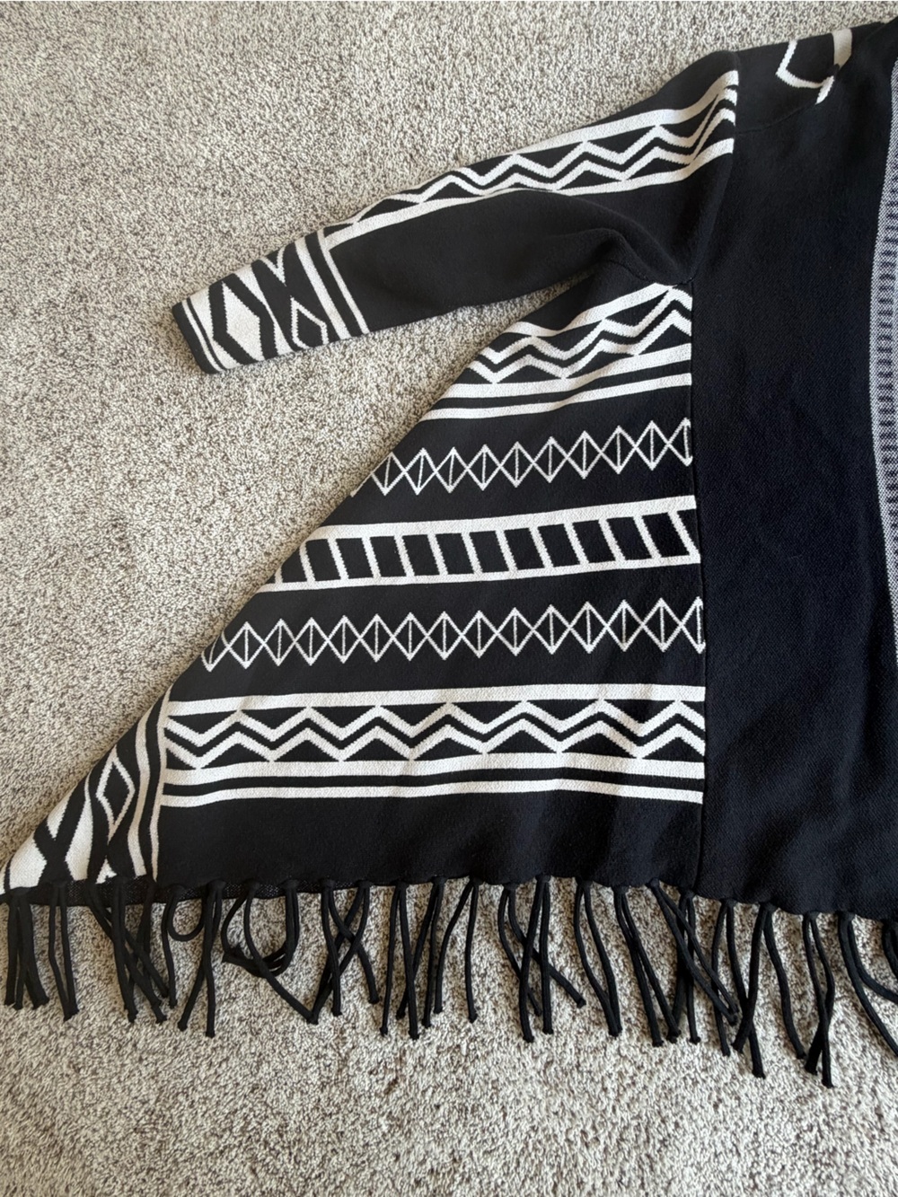 Chico’s Size 2 Black White Southwestern Fringe Open Front Cardigan Sweater Large - Picture 8 of 11